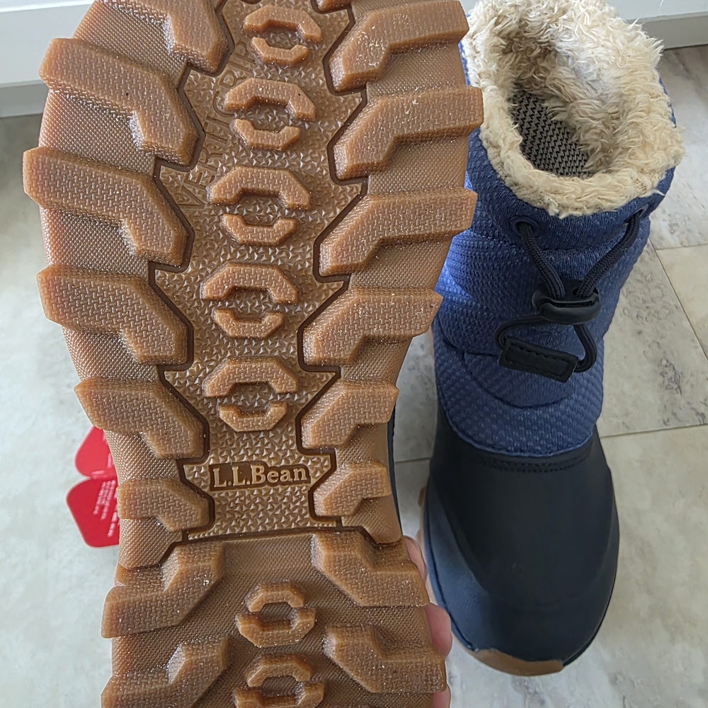 L.L. bean Kids' Access Winter Pull-On Boots - Picture 4 of 6